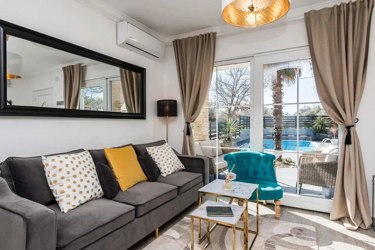 Villa Twins Sukosan With Heated Pool 0*,