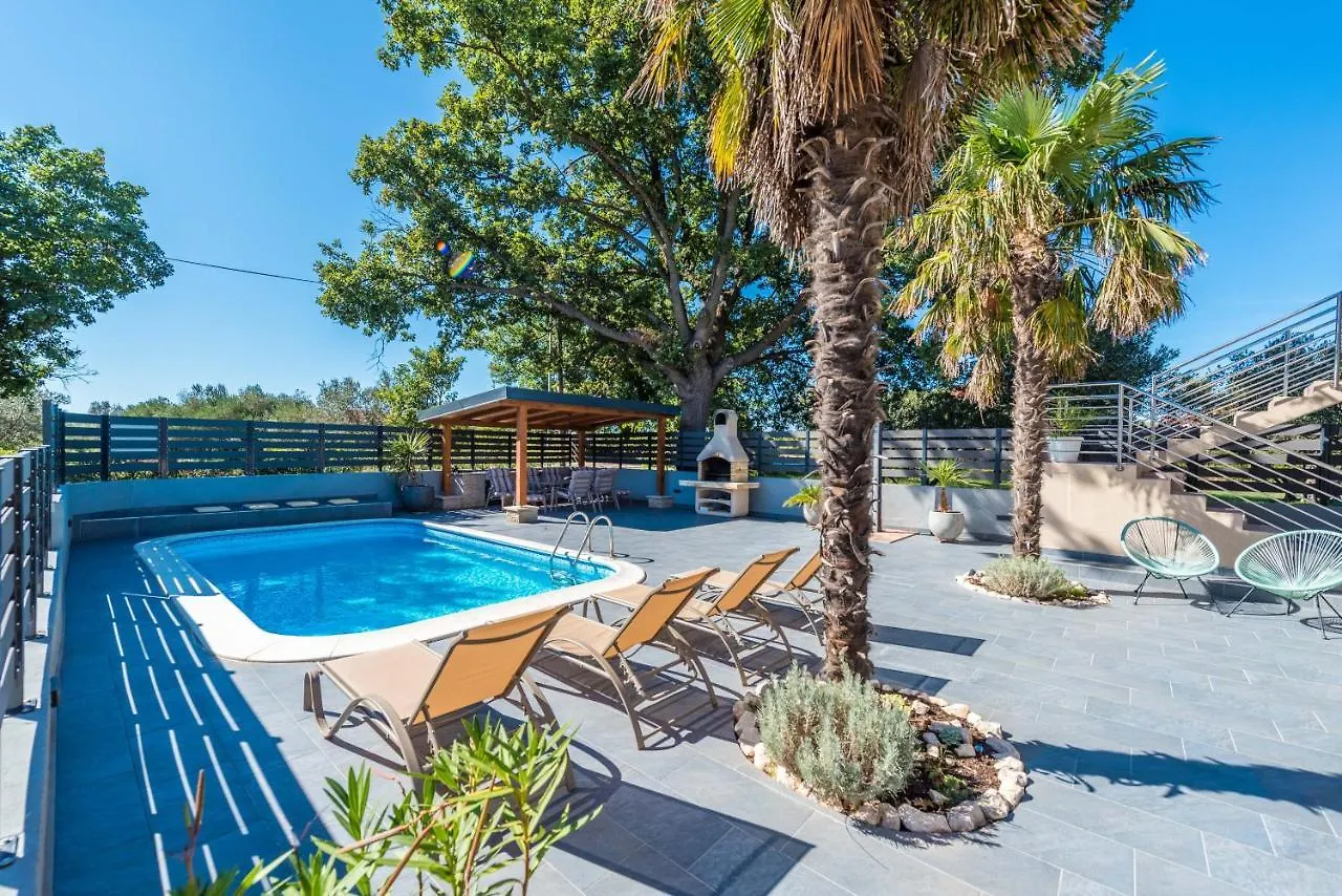 Villa Twins Sukosan With Heated Pool 0*,