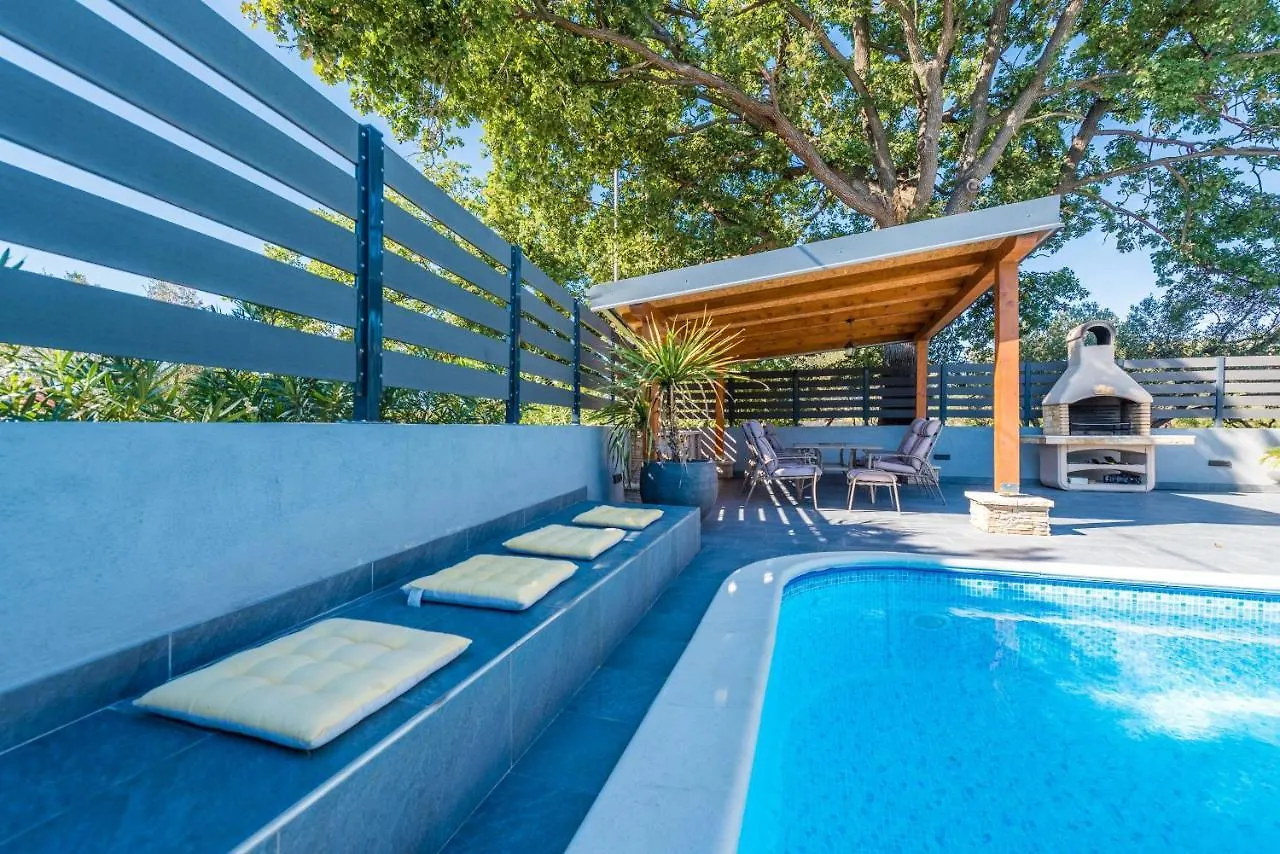 Villa Twins Sukosan With Heated Pool 0*,